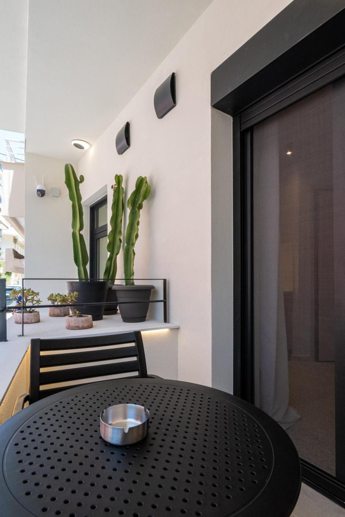 Asklipiou Cube - Kalamata Mediterranean Suites Exterior photo